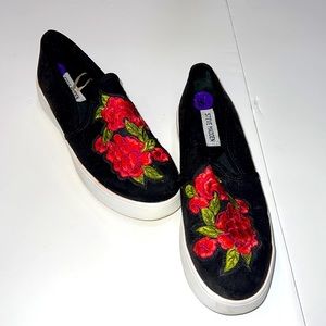Steve Madden slip Ons